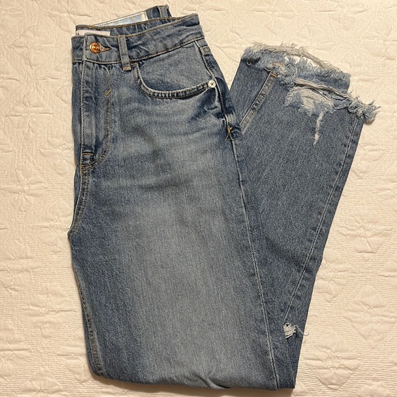 Zara high-waisted distressed jeans - Picture 2 of 9